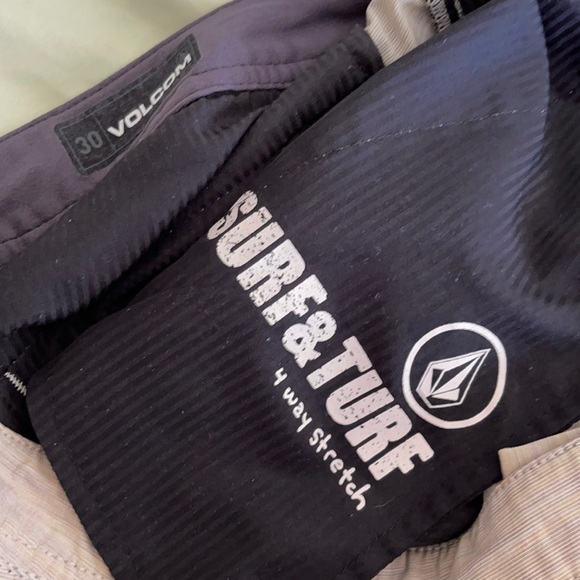 Volcom Khaki Multi-Color Textured Hybrid Shorts - Picture 12 of 12